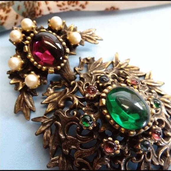 1950s FLORENZA Jeweled Renaissance Vintage Brooch or Pendant SKU: 12083 - Picture 3 of 7